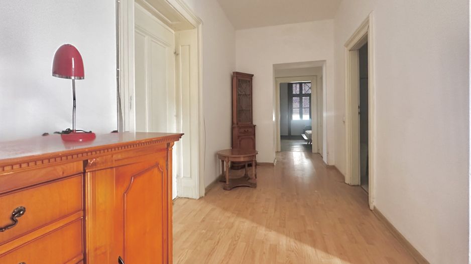 Apartament cu 3 camere de închiriat în Piața Victoriei - Poză 14