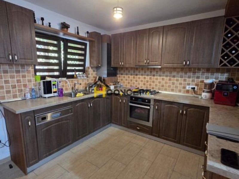 Vila moderna mobilata utilata metrou Dimitrie Leonida - Poză 2