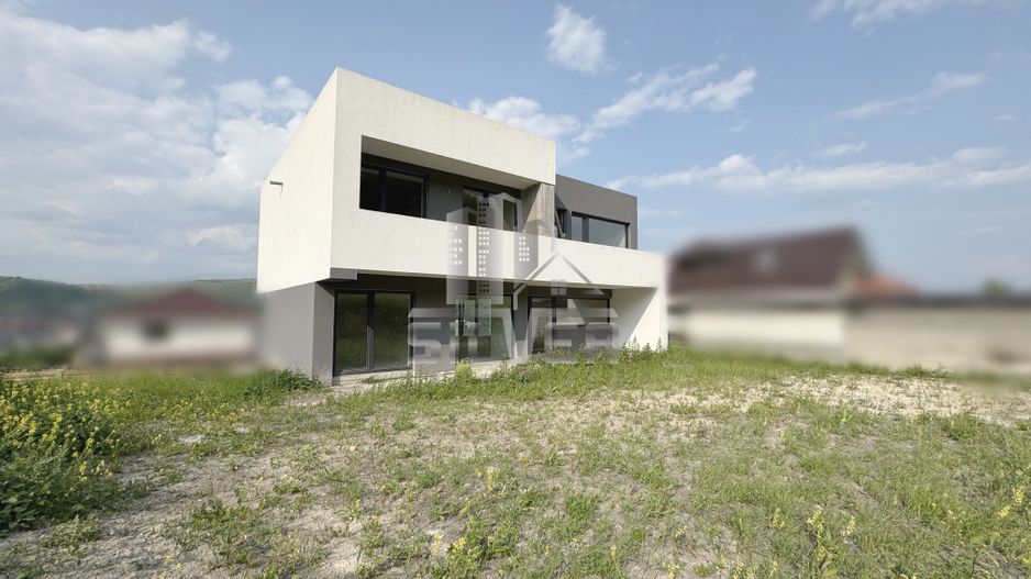 Casa exclusivista cu panorama deosebita! - Poză 2