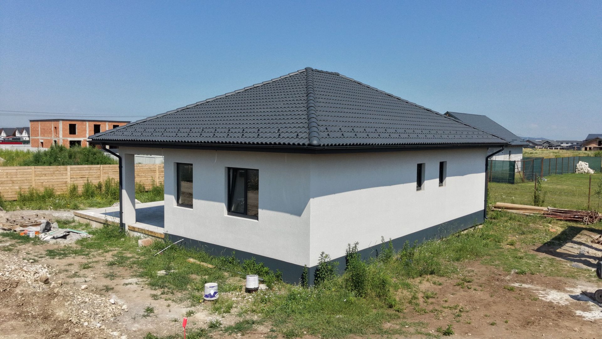 Casă pe parter de vânzare în cartierul Izvor - Poză 3