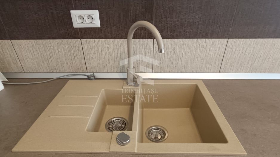 Apart. decomandat ( bucatarie separata+balcon ) + Parcare ! - Poză 8