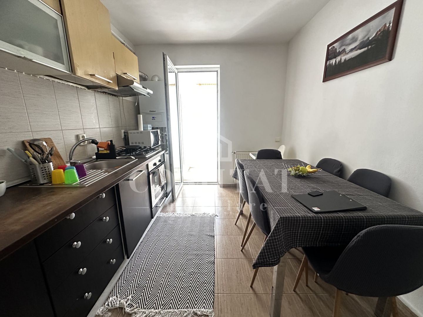 Apartament la etaj intermediar | Loc de parcare | Zona Str Eroilor - Poză 2