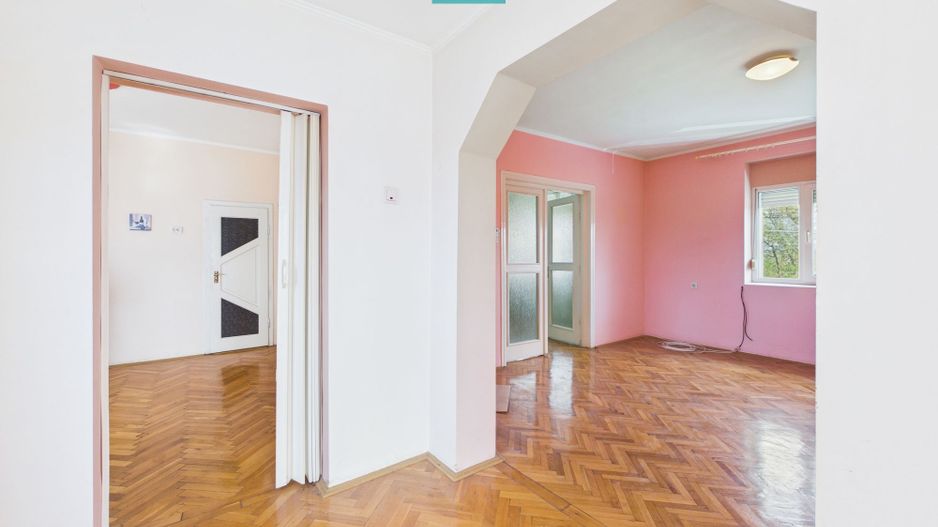 Casă cu 7 camere, ideală pentru familie, Grădiște - Poză 6