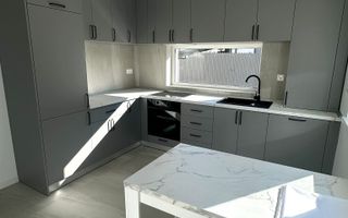 De închiriat – casă superbă cu 3 dormitoare, terasă și curte, Șelimbăr - Poză 1