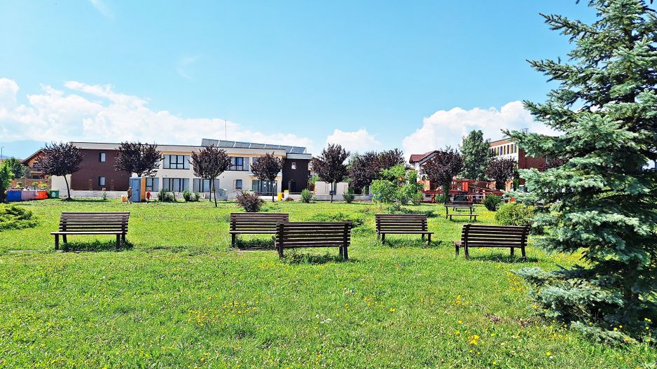 Ghimbav, intrare dinspre Brasov, apartament 3 camere mobilat, 125500 euro - Poză 2