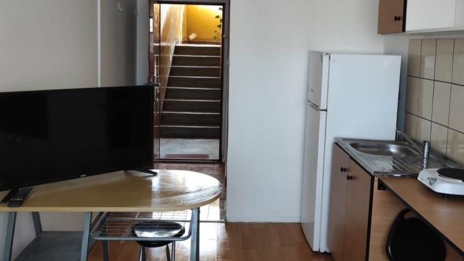 BRASADAS vinde garsonieră 14mp pe Careiului la etajul 3/4. - Poză 2