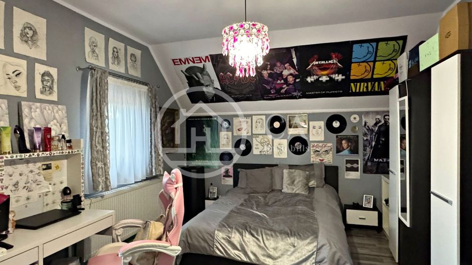 Casă de vânzare cu 4 camere si teren de 1000 mp in Salard, Bihor - Poză 24