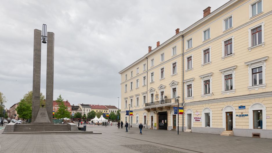 Apartament-galerie la kilometrul zero | 2 camere + mezanin, 2 băi - Poză 2