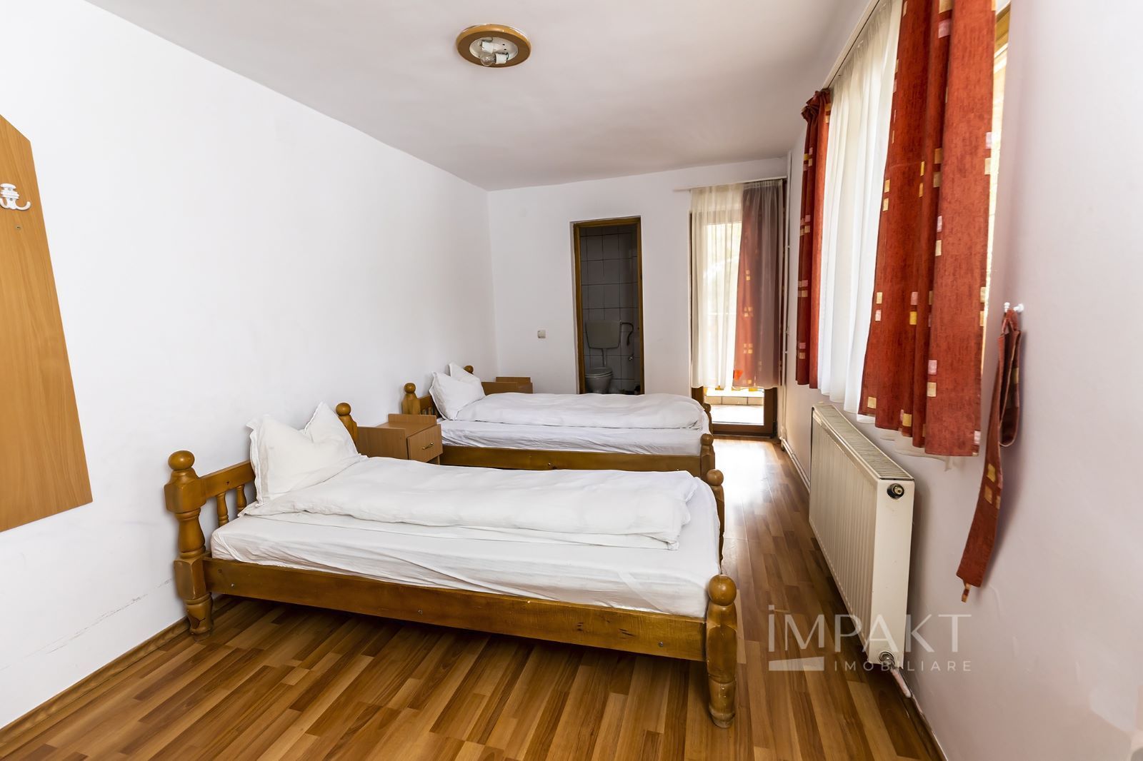 Pensiune 10 camere in statiunea Muntele Baisorii - Poză 19