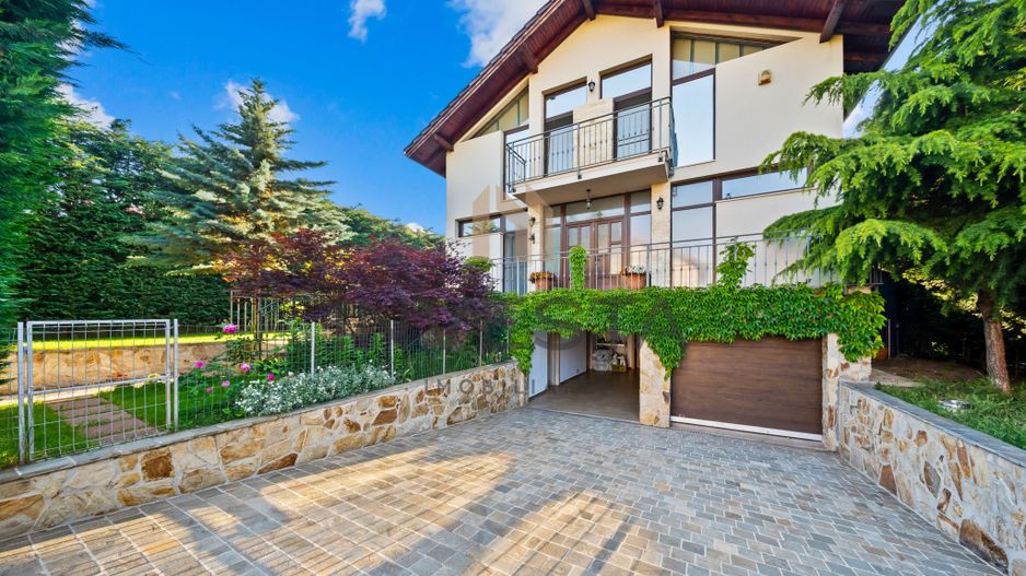 Casa individuala premium cu mansarda si gradina in Faget - Poză 1