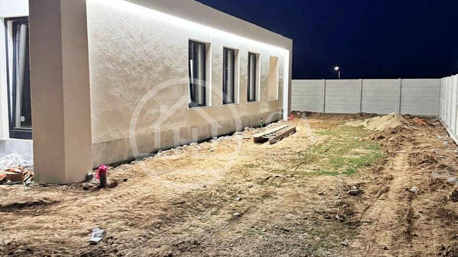 Casa de vanzare cu 4 camere in Santandrei, Bihor - Poză 3