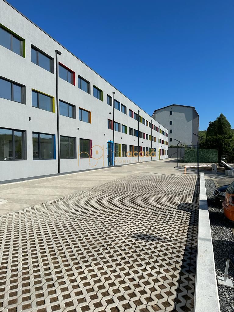Spatii de birouri si hala de vanzare 3000 mp - Poză 2