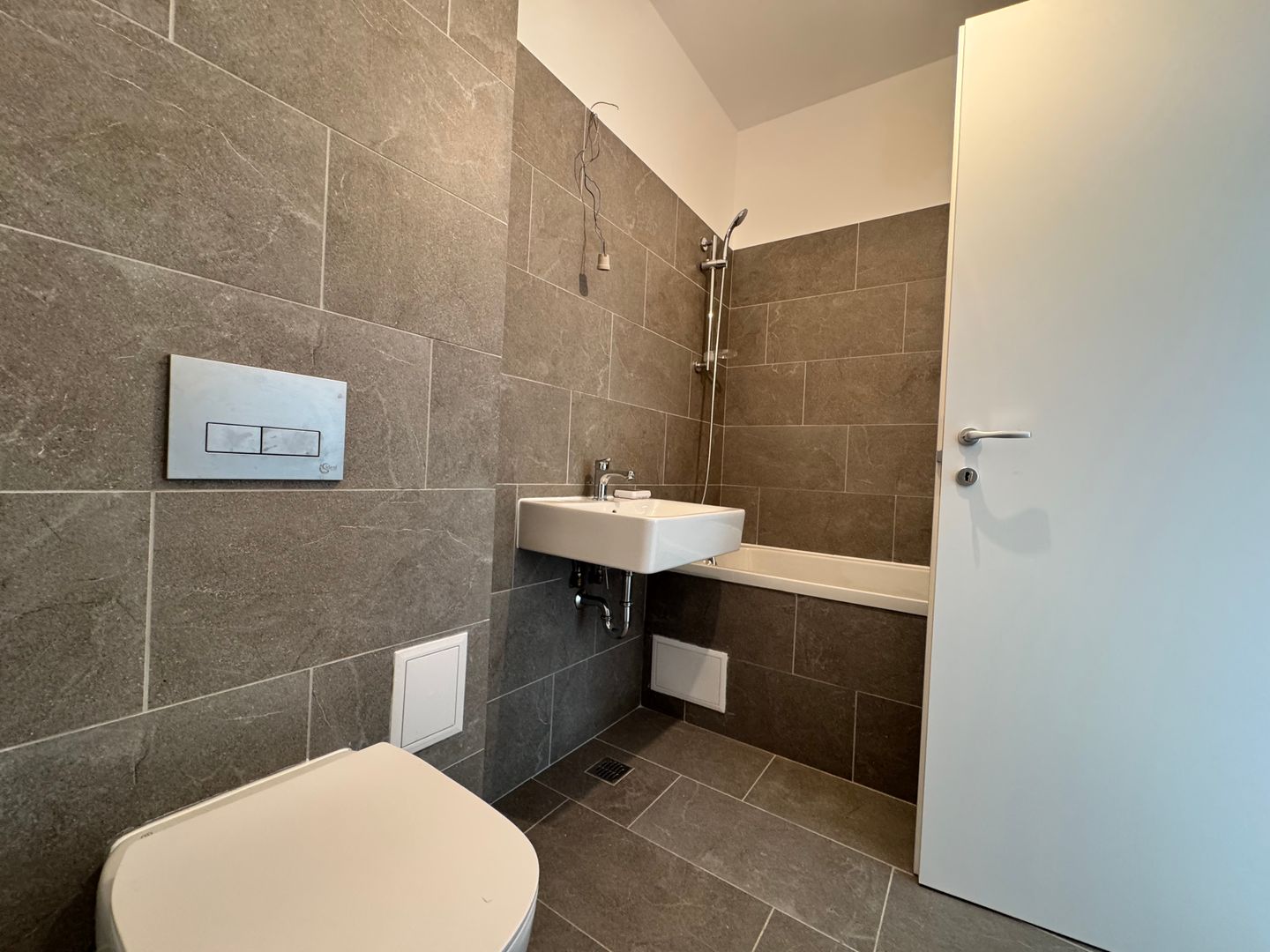 Apartament 2 camere decomandat + Grădină Proprie - Atria Urban Resort - Poză 3