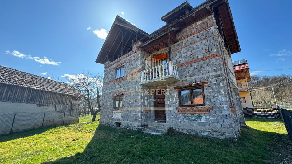 VILA 4 CAMERE, SUPRAFATA 144 MP, TEREN 491 BUGHEA DE JOS - Poză 1