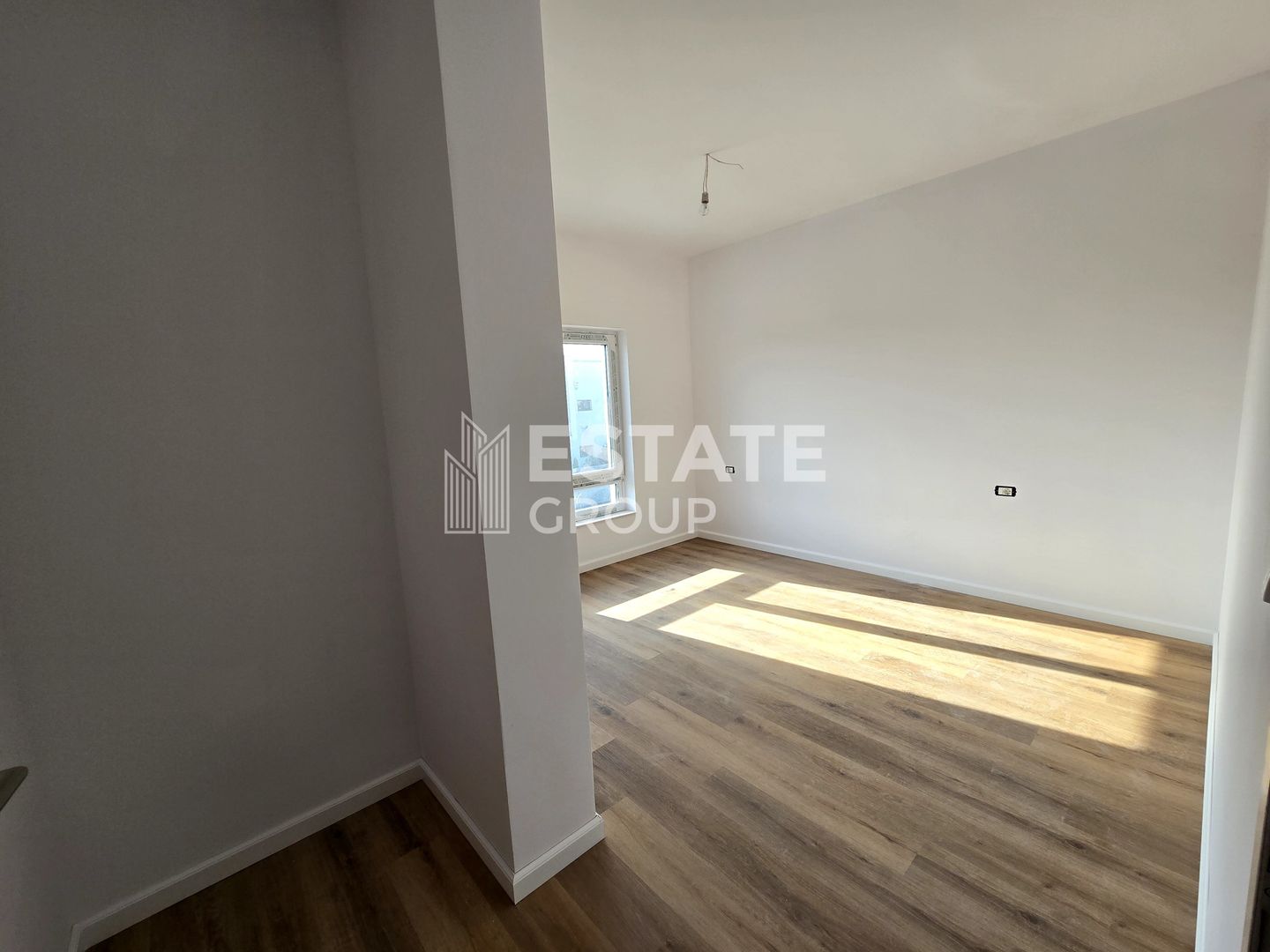 Duplex cu 5 camere despartit prin camera tehnica in Dumbravita - Poză 15