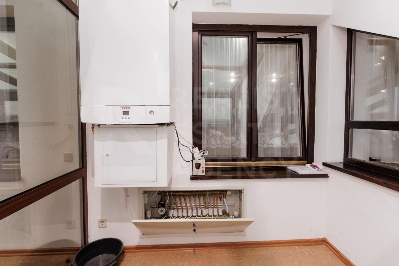 Vânzare, penthouse cu suprafața de 227 mp, str. Romană, Ungheni - Poză 28