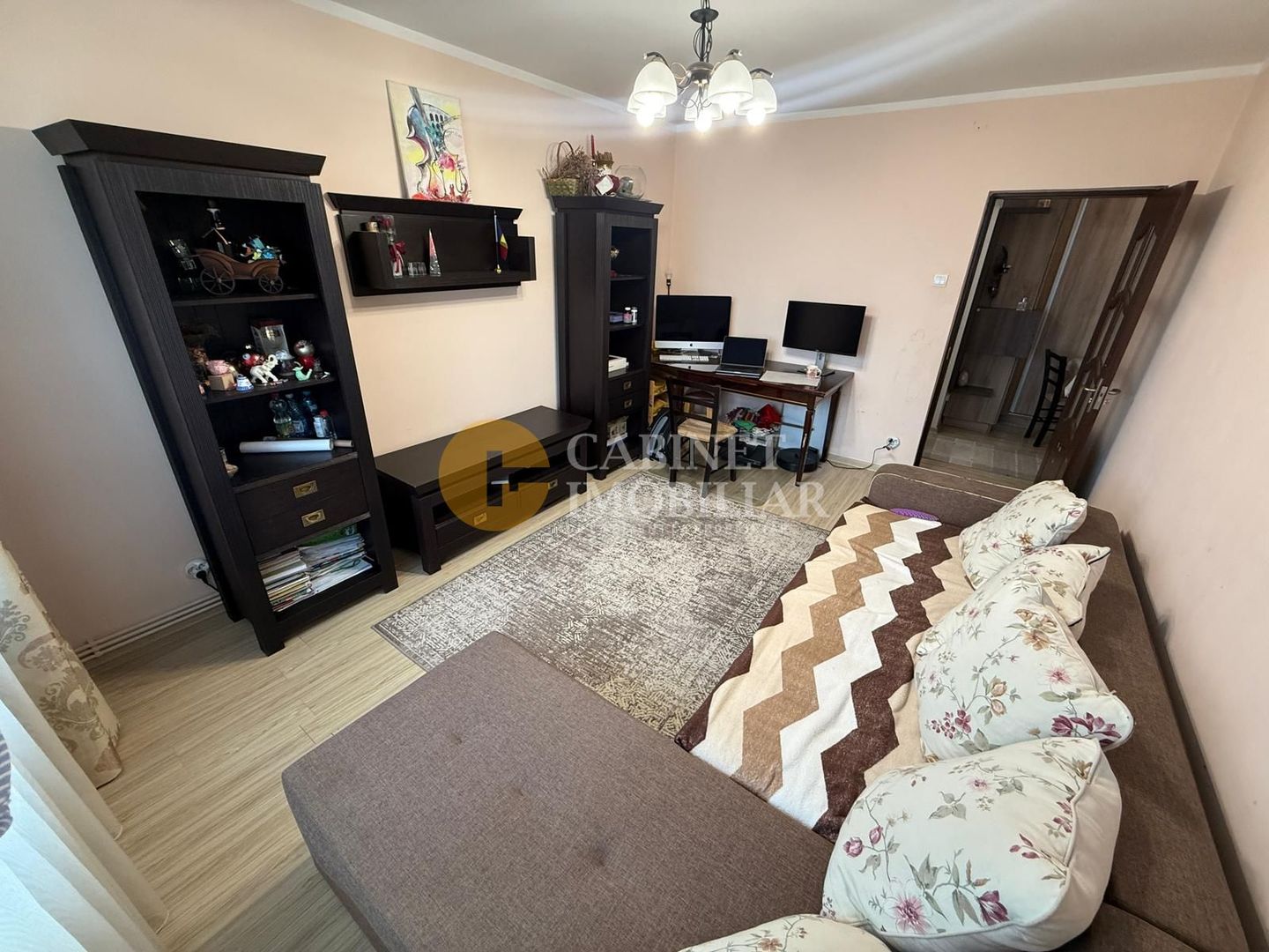 2 Camere Decomandat - Etaj Intermediar - Zona Podu Ros - Bloc 1974 - Poză 2
