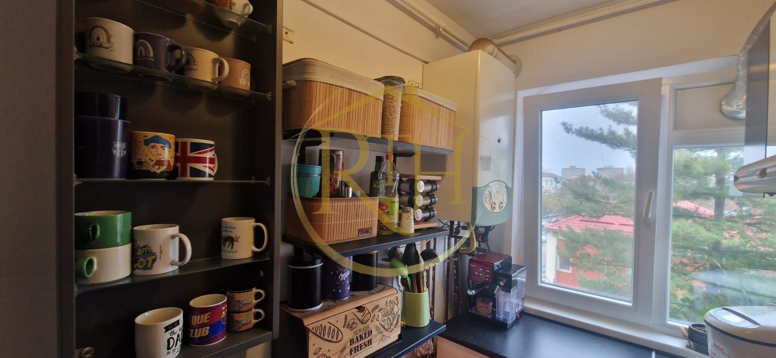 Vand apartament cu 4 camere in zona spitalul judetean,comision ,,0'' - Poză 12