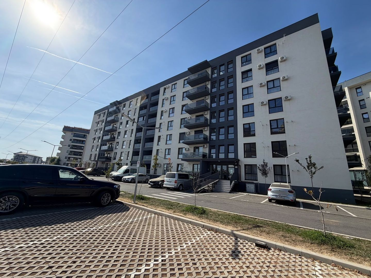 AP. 2 CAMERE- PARCARE INCLUSA, CENTRALA, BUCATARIE INCHISA, MODERN - Poză 10