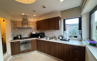 VILA DEOSEBITĂ LA VÂNZARE ÎN ZONA CENTRALĂ APROAPE DE CALEA PLEVNEI - Poză 5