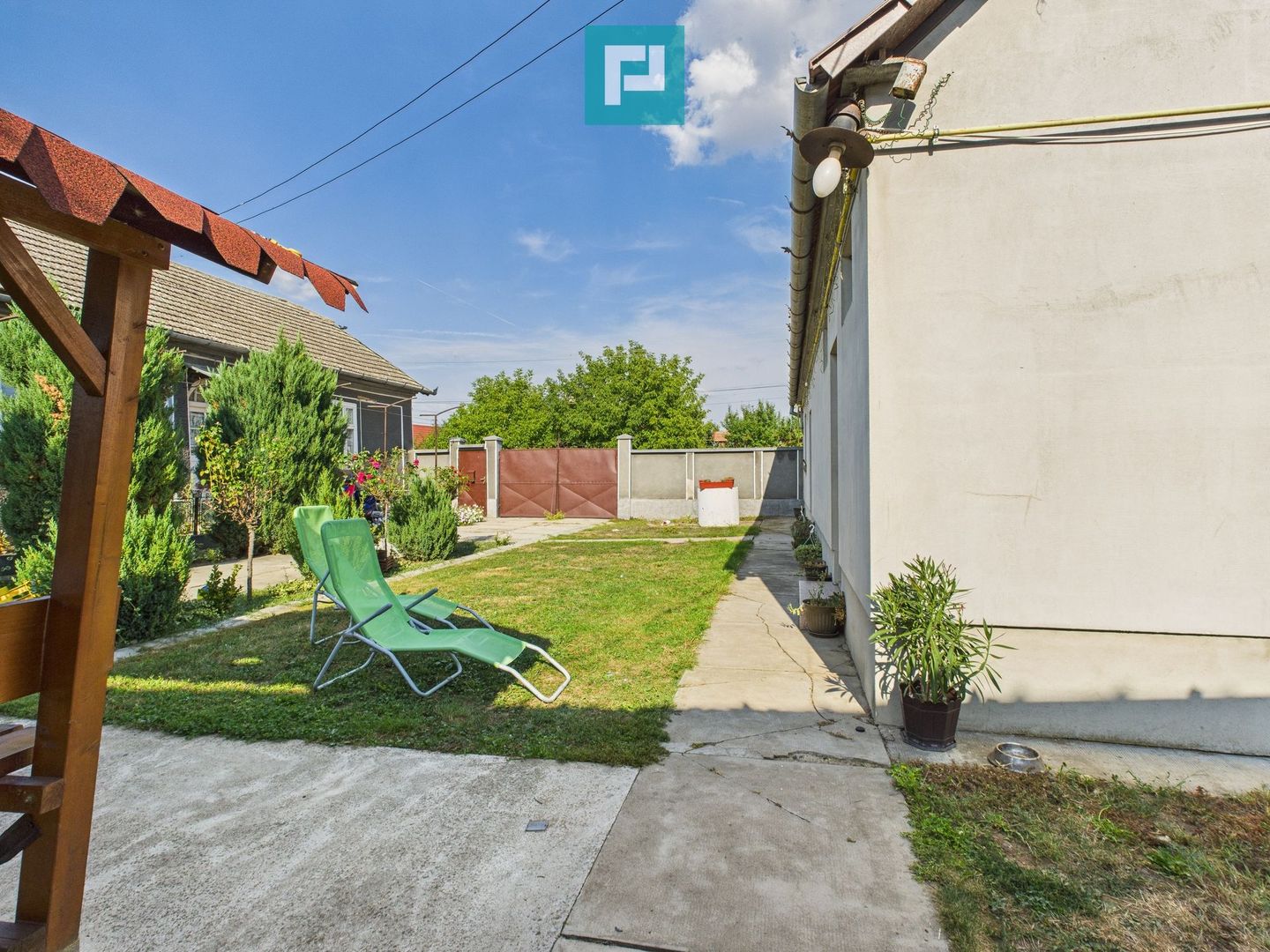 Casă cu 2 camere nou renovată cu anexă în Nădab - Poză 9