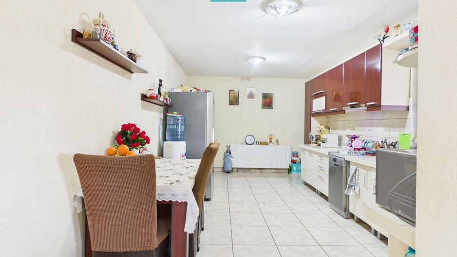 Vilă cu 6 camere și teren generos în Șagu - Poză 4