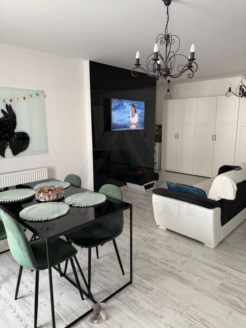 Apartament modern 3 camere 2 bai 64 mp utili si parcare zona Central - Poză 1