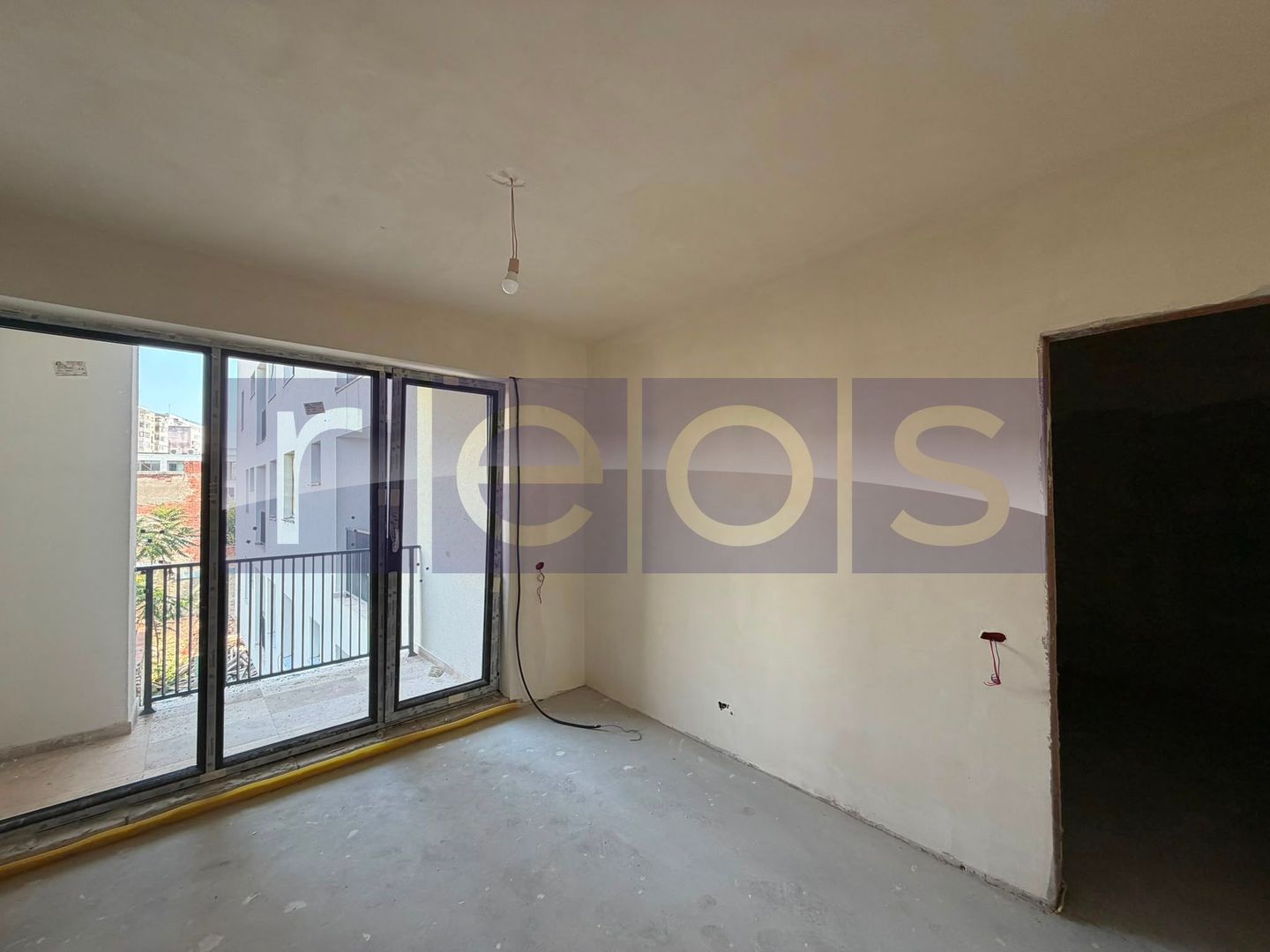 VANZARE GARSONIERA 30MP | LIZEANU | BLOC NOU | PARCARE | TERASA - Poză 5