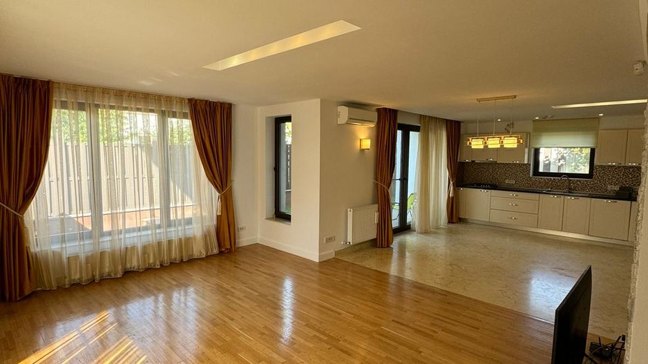 Oxford Gardens | Vila | LUX | 5 camere | Curte | - Poză 9