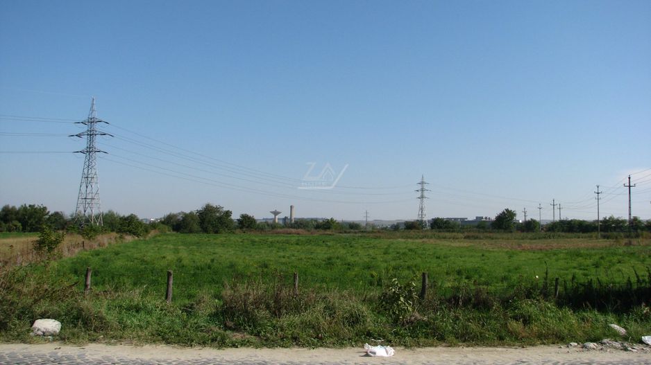 Teren Intravilan in zona accesibila ! Acces la sosea. Utilitati in apropiere. - Poză 3