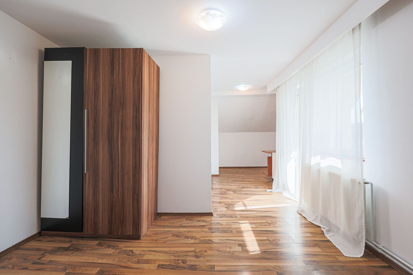 Casă spațioasă – zona Lebăda, comision 0% | Pret redus - 192.000 € - Poză 4
