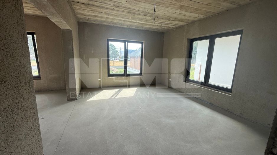 Casă semifinisată în Horodnic de Sus | 203 mp | Teren 1.000 Mp - Poză 4