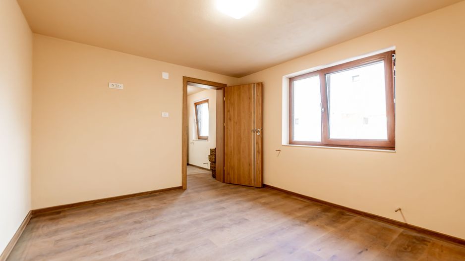 Casă individuală în Aradul Nou zona Tabacovici, aproape de Mureș - Poză 4