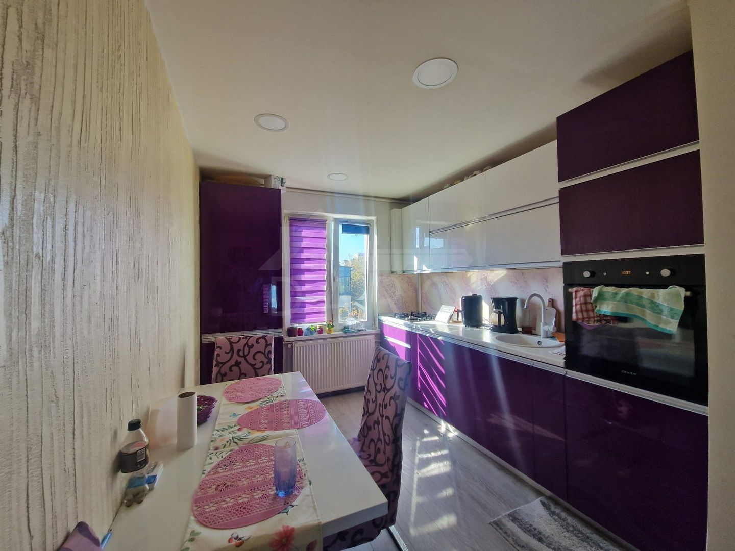 Apartament cu 3 camere in Tudor - Poză 1