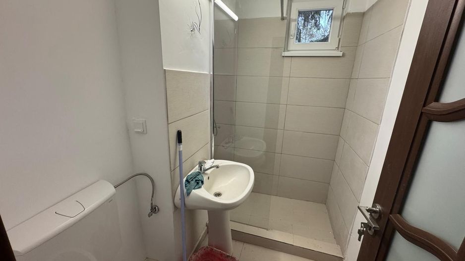 De vânzare apartament în zona Aleea Săvinești - Poză 6