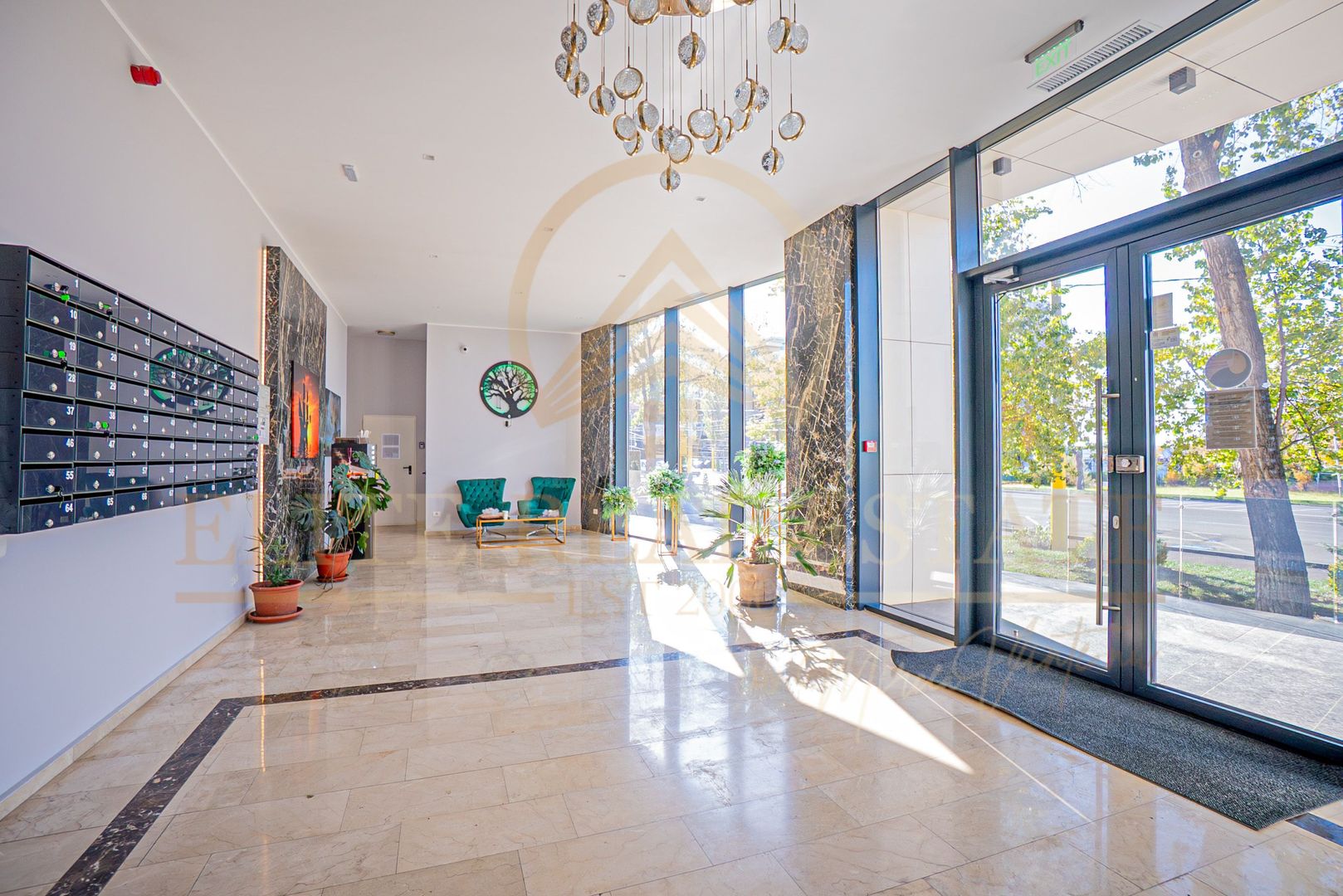 Apartament premium de vanzare în Mamaia – vedere la mare și lac - Poză 15