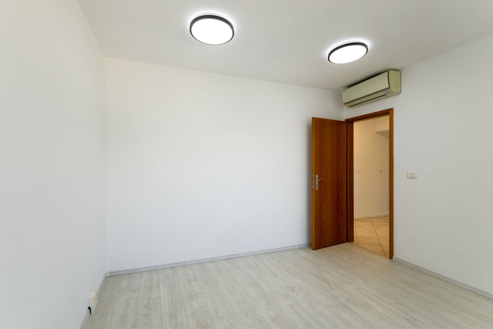 Birou modern de închiriat – Zona Olimpia / Stadion – 68 mp utili - Poză 3