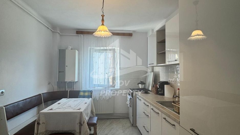 Apartament Calea Dumbravii ,Sibiu,  3 camere ,  2 bai , - Poză 1