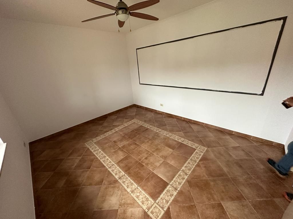 VILA  - ARADULUI. -British - Poză 52