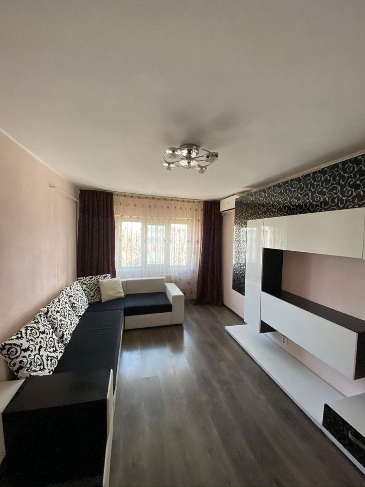 Apartament 3 camere,  etaj 4,  Micro 16 - Poză 1
