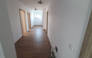 Apartament  4 camere de vanzare . - Poză 13