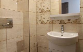 Zona Lunei, 3 camere, centrala proprie. - Poză 12