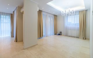 Vanzare - vila spatioasa cu gradina - Condominiu - Iancu Nicolae - Poză 2