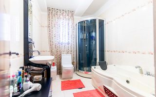 Casă / Vilă cu 6 camere de vânzare în Balotesti - Poză 19