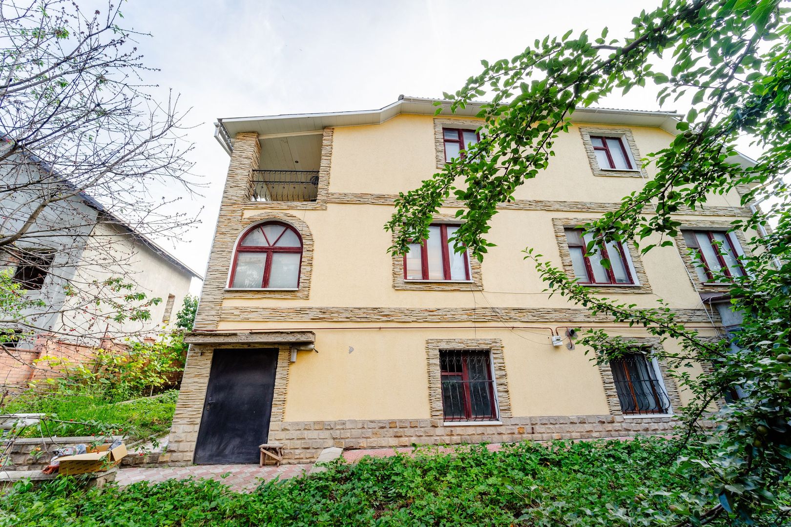 Casă  în 2 nivele - Durlești - Poză 2