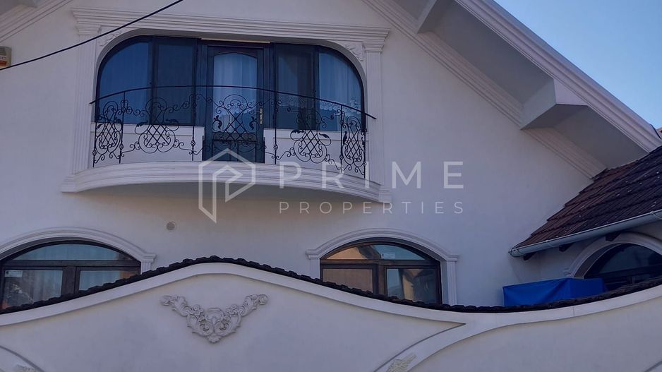 Casa perfectă pentru familie – curte, foișor cu grătar și garaj triplu - Poză 6