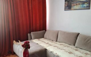 De inchiriat apartament cu 2 camere,  Ireg,  etajul 1, 400 euro - Poză 1