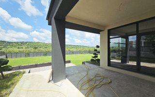Casa noua cu piscina si terase panoramice, garaj - Poză 25