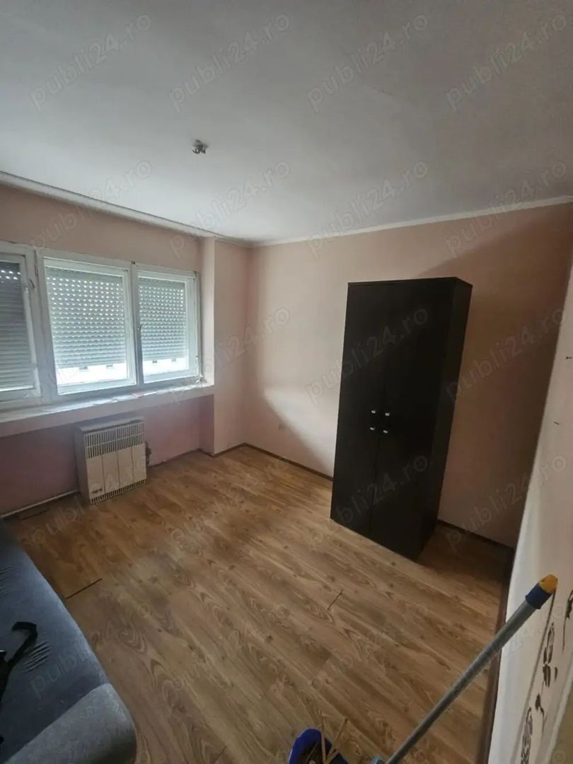 BRASADAS vinde apt 3 cam NEFINISAT etaj 4/4 in Micro 16. - Poză 5