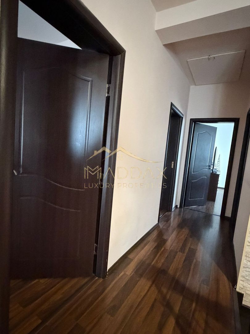 Vila spatioasa cu vedere spre lac Corbeanca - Poză 26